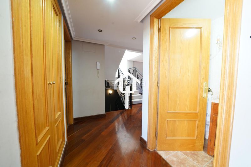 Foto c60fd9e3-0a25-4ef3-ba4e-5122dece0670. Casa adossada amb aparcament piscina a Almajada-Ravel Mutxamel