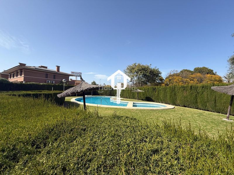 Foto db549a2c-77de-4420-9860-1a4e2541815e. Casa adossada amb aparcament piscina a Almajada-Ravel Mutxamel