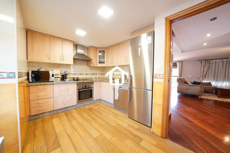 Foto ddeb7d8c-ced4-4d92-bf33-32cfc00a7f35. Casa adossada amb aparcament piscina a Almajada-Ravel Mutxamel