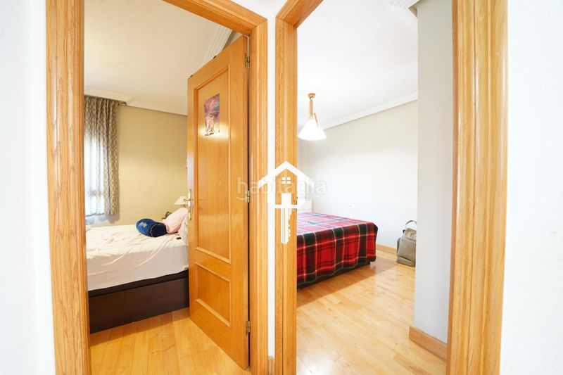 Foto eb90ef44-0c15-48d8-bd56-79ef0b696a85. Casa adossada amb aparcament piscina a Almajada-Ravel Mutxamel