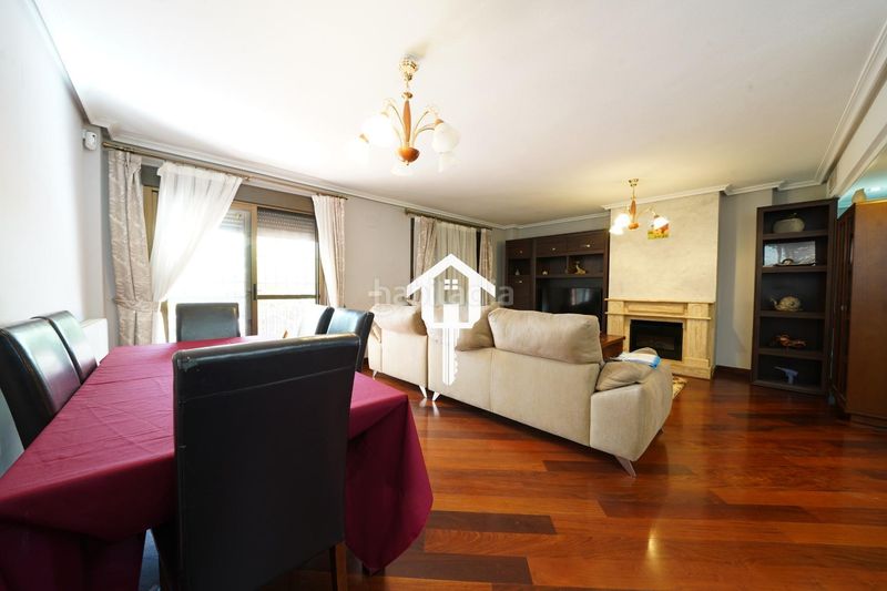 Foto f2e87889-e245-4fb8-9944-2be6395e516d. Casa adossada amb aparcament piscina a Almajada-Ravel Mutxamel