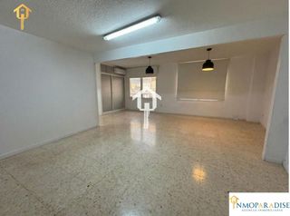 Büro  Calle lerida. Inmoparadise les ofrece espectacular oficina en la zona de carol