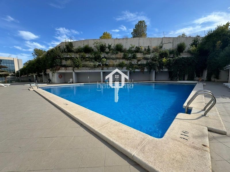 Foto 85b3a59f-2490-4437-bcee-b24b02b779ff. Pis amb aparcament piscina a Palmeral Alicante