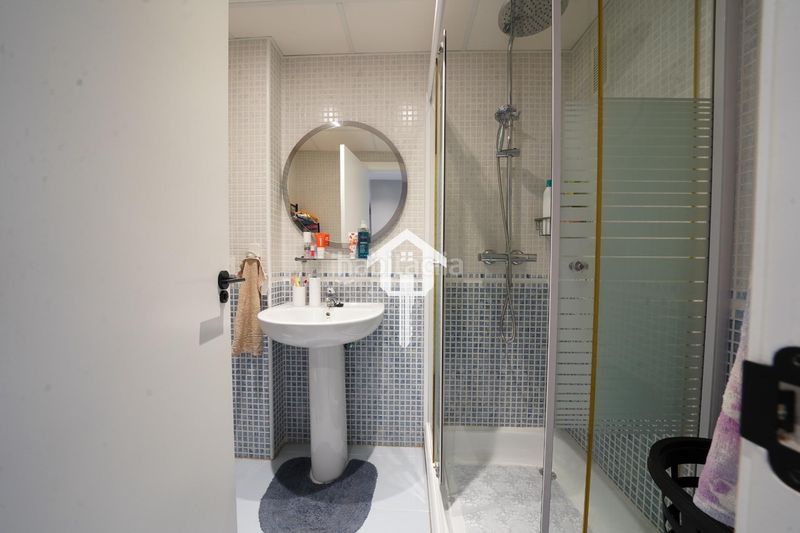 Foto 7829f2ac-2553-4e67-95b6-c406525dc245. Pis amb aparcament piscina a Babel Alicante