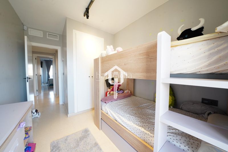 Foto 97ee87e9-bea7-405c-a49a-9cc103217de8. Pis amb aparcament piscina a Babel Alicante