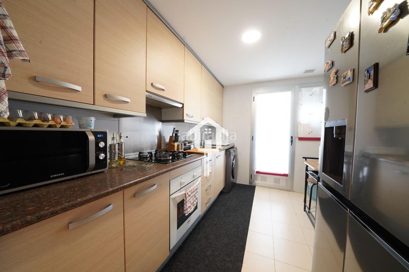 Foto ac704595-fc18-4f9c-ac15-cf029a3d9804. Pis amb aparcament piscina a Babel Alicante