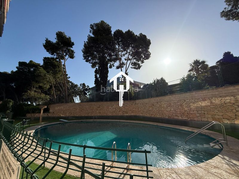 Foto fb170de0-9a64-4888-8db1-720f5d4ee601. Pis amb aparcament piscina a Goteta Alicante