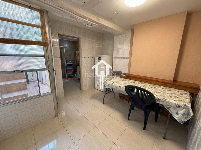 Foto a3124fb8-8a24-48bc-87a9-77893fbda0e7. Casa a Barrio del Centro Alicante