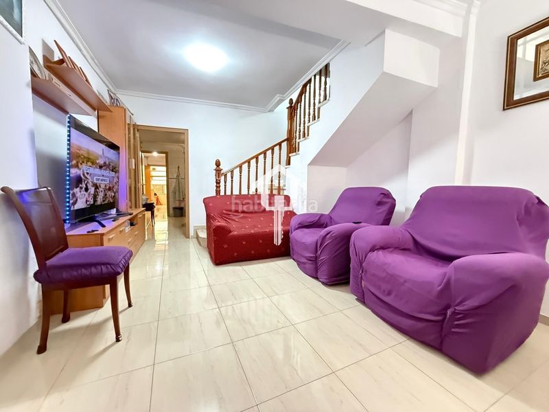 Foto f590863b-6bb5-4e83-94c6-f2fb50ae5053. Casa a Barrio del Centro Alicante