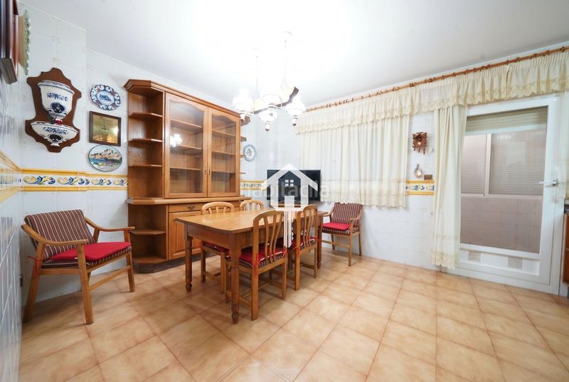 Foto 2b7f8fb9-8b7d-4fb5-9145-d8c82fade80d. Casa adossada amb aparcament a Santo Domingo Alicante