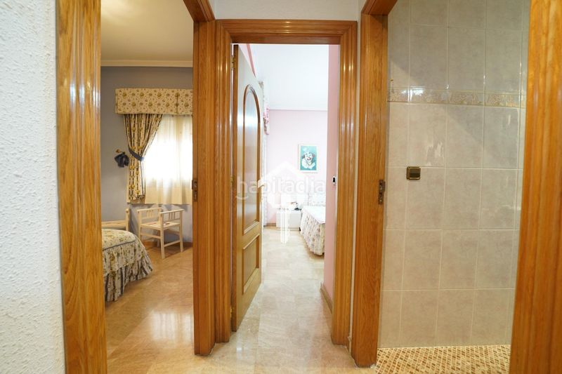Foto 3c37c1ef-d5a2-42bd-ba26-e85fce08e4bf. Casa adossada amb aparcament a Santo Domingo Alicante