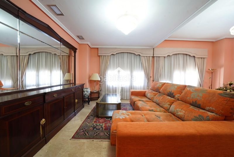 Foto 429de335-09f0-400d-b254-2a0513e57b84. Casa adossada amb aparcament a Santo Domingo Alicante