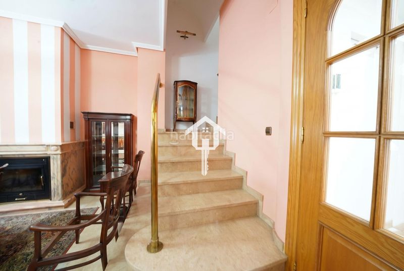 Foto 7105652c-f580-469c-a58f-50fc4f617878. Casa adossada amb aparcament a Santo Domingo Alicante