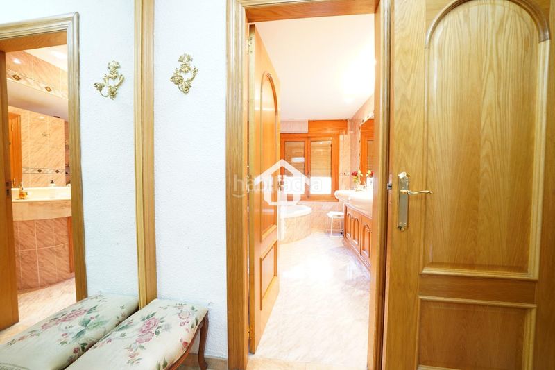 Foto 9a5d22de-9d75-45ff-91ad-ecbd69330dc3. Casa adossada amb aparcament a Santo Domingo Alicante