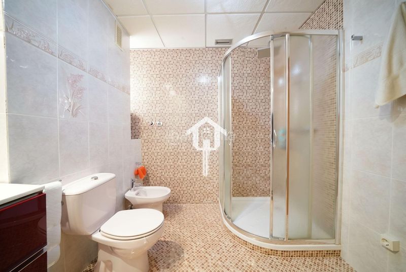 Foto b667e592-4bf4-4e09-9787-7358be5fc617. Casa adossada amb aparcament a Santo Domingo Alicante