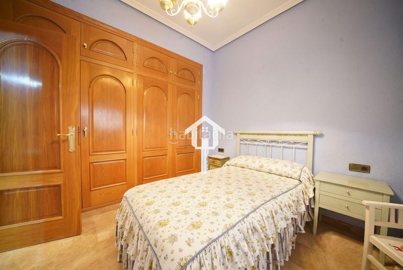 Foto c3e35aae-c1f1-469f-b70c-8f7647ad43b0. Casa adossada amb aparcament a Santo Domingo Alicante