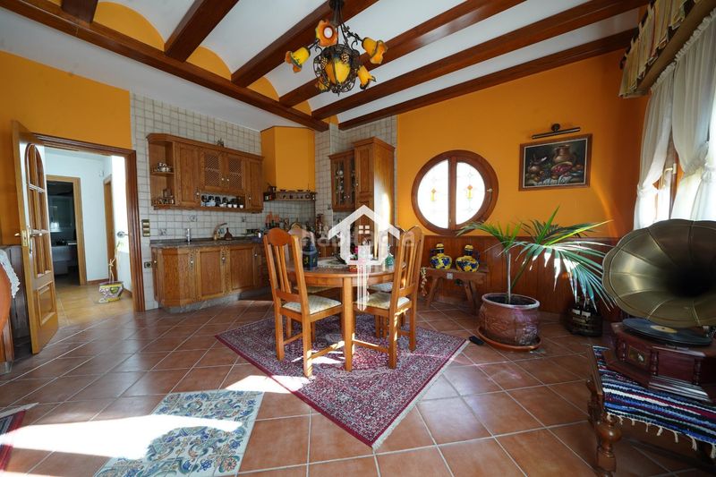 Foto c5805e4d-c67e-439b-8b33-de85c0b7c26c. Casa adossada amb aparcament a Santo Domingo Alicante