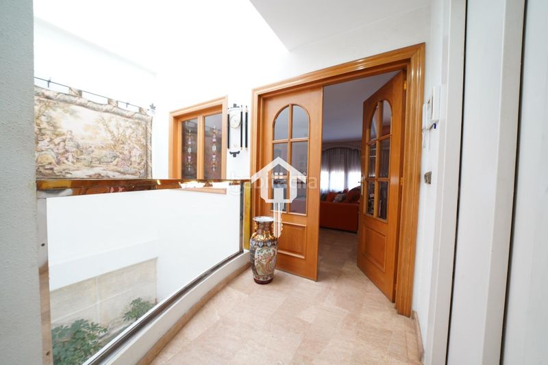 Foto c9539415-be91-4d26-a062-afb42069e991. Casa adossada amb aparcament a Santo Domingo Alicante