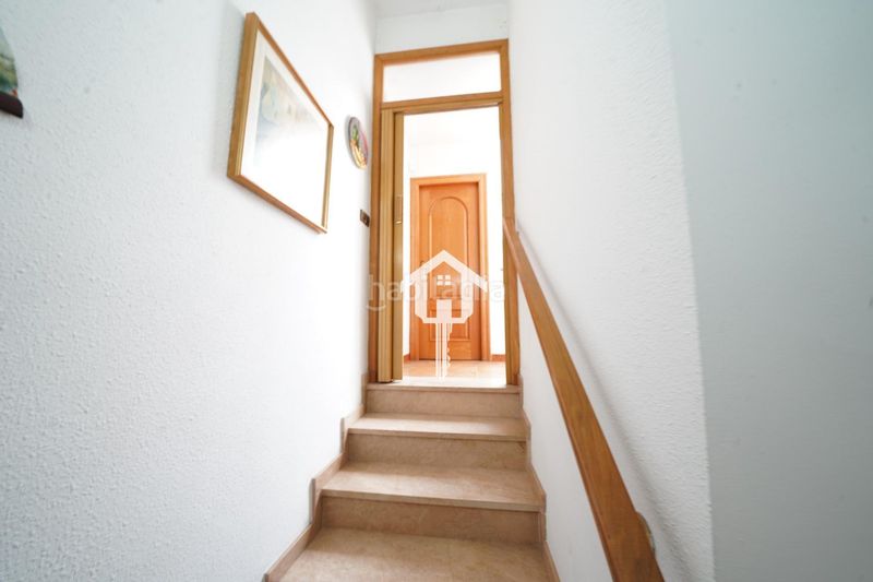 Foto e54d7cea-9490-4bd9-bedd-7db81dfd2c8b. Casa adossada amb aparcament a Santo Domingo Alicante