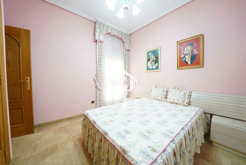 Foto ebc8dd2c-2e6c-48ee-88b0-03bb5f66c8c8. Casa adossada amb aparcament a Santo Domingo Alicante