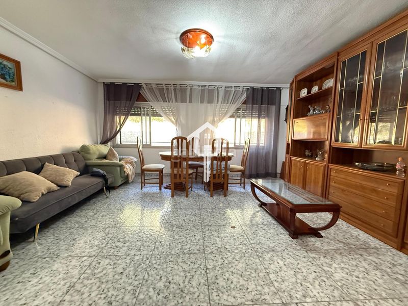 Foto 337114a1-f985-42ad-bb4e-9991fb8cf4bd. Planta baixa a San Blas Alicante