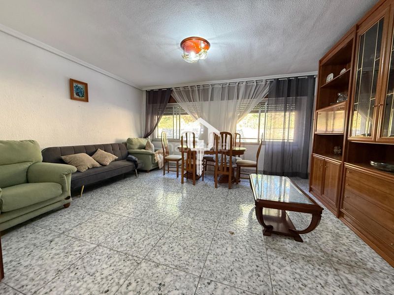 Foto b82f8808-7f5a-4e7b-a1a5-8ded1eb6a805. Planta baixa a San Blas Alicante