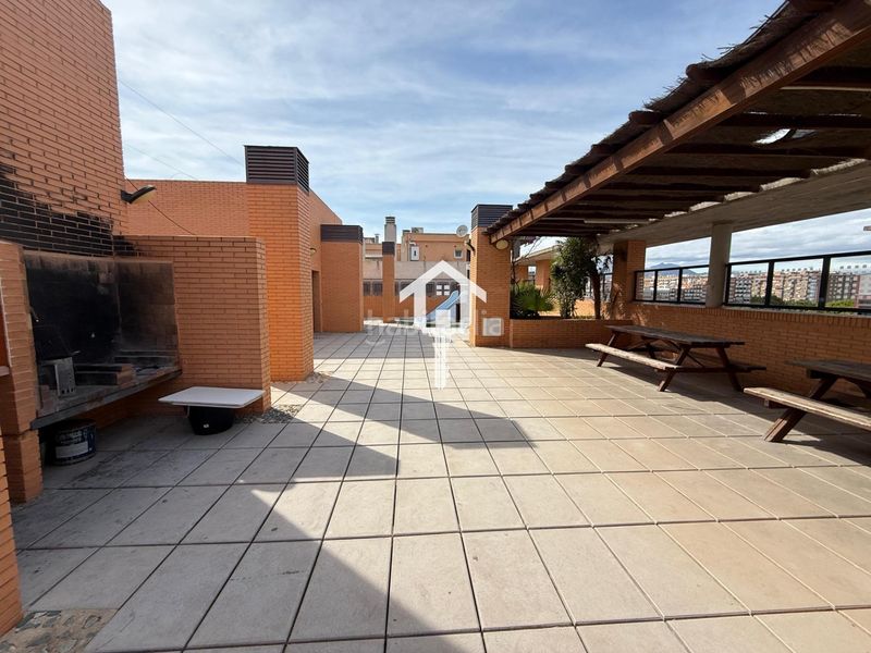 Foto c4e930a6-1ffb-4b76-a07e-39221d045072. Pis amb aparcament piscina a Centro Sant Vicent del Raspeig