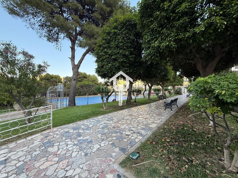 Foto 15fd6e4c-5b9a-421f-a6be-9acbebe25b92. Apartament amb piscina a Playa de San Juan Alicante