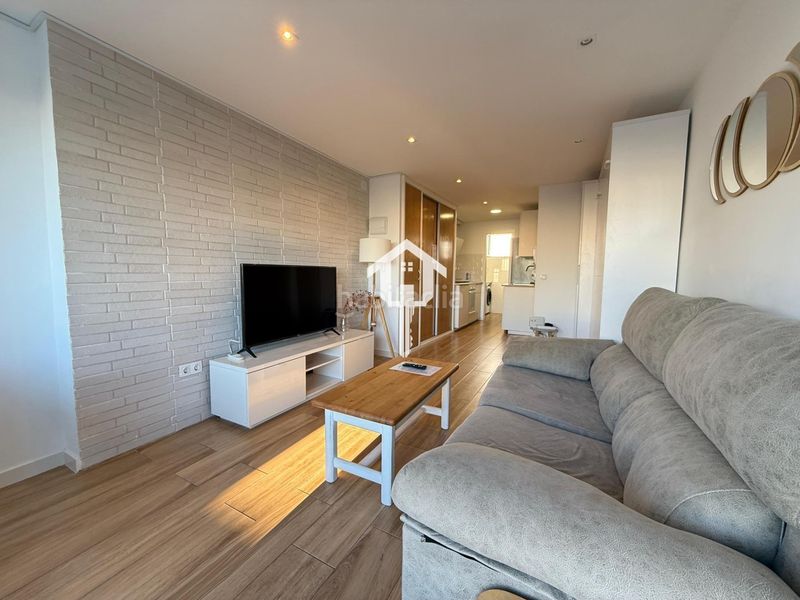 Foto b849556c-afc1-4cbe-b421-8291af2e3c7a. Apartament amb piscina a Playa de San Juan Alicante