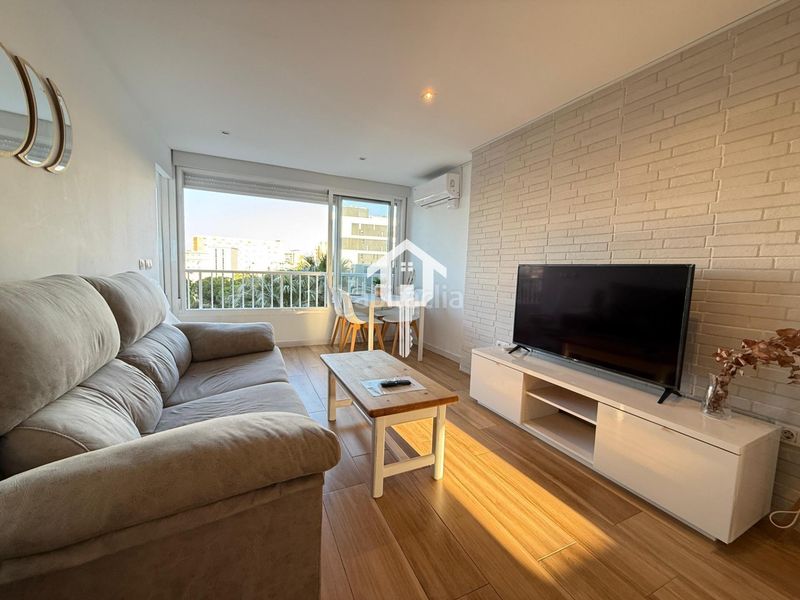 Foto f9be2726-b5f8-4a47-b7d1-02c44c87fe2d. Apartament amb piscina a Playa de San Juan Alicante