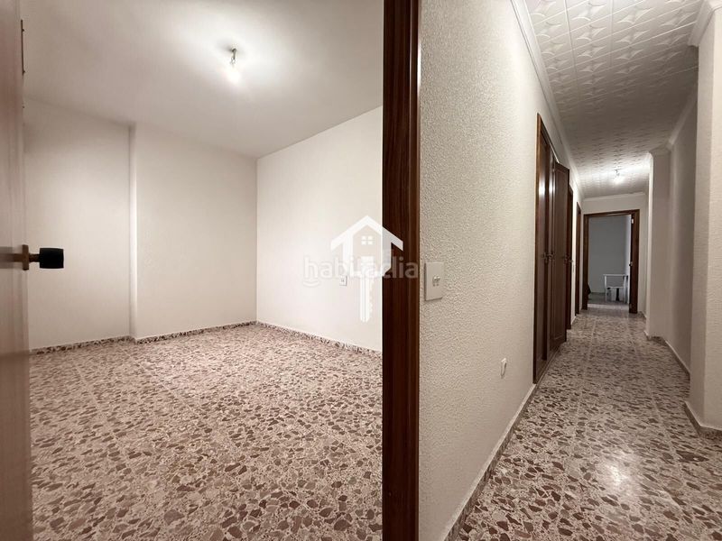 Foto 7d4dfcc7-5d5d-4497-b788-359d6d7e12ed. Pis amb aparcament a Santo Domingo Alicante