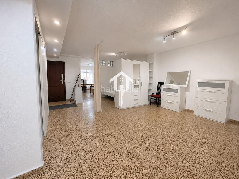 Foto 1894579a-ee9b-4bd7-8432-a3a8b080efb6. Pis a Barrio del Centro Alicante
