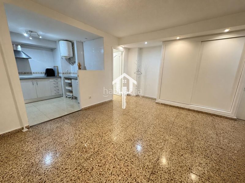 Foto f17383d8-0b04-44fe-93b3-a2a381c3868d. Pis a Barrio del Centro Alicante