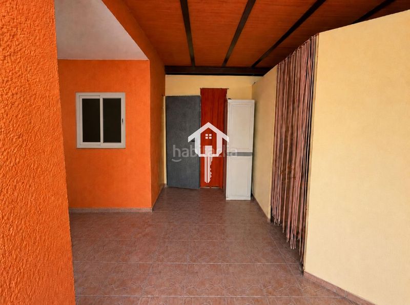 Foto ec70e473-b502-4619-b7f1-744623c6c37b. Maison jumelée dans Carolinas Bajas Alicante