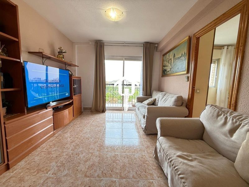 Foto d2c7b6e0-b7e5-47b2-8f28-04314c83c477. Piso en Cuatrocientas Viviendas Alicante