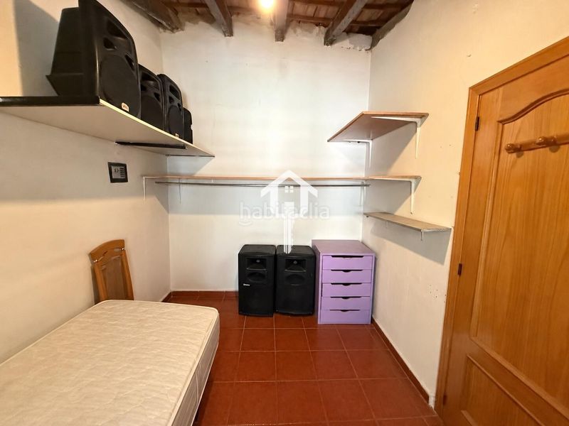 Foto 3d309676-a2b2-4728-b757-664570de8163. Ático  en venta . zona de San Antón. 74m2, 2 habitaciones, patio, trastero y terraza. entrada independiente en Alicante