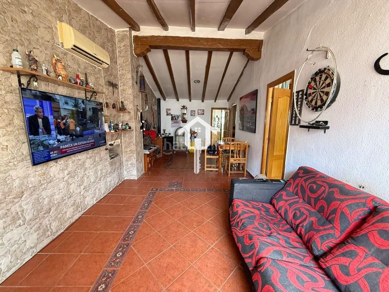 Foto 5ad99720-1a65-418e-9df5-6f7dd3fa8298. Ático  en venta . zona de San Antón. 74m2, 2 habitaciones, patio, trastero y terraza. entrada independiente en Alicante