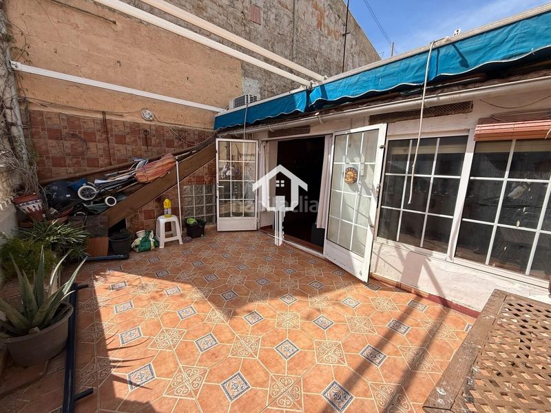 Foto 73bb53f5-ea58-4b67-ae47-0c66ba49bbf9. Ático  en venta . zona de San Antón. 74m2, 2 habitaciones, patio, trastero y terraza. entrada independiente en Alicante