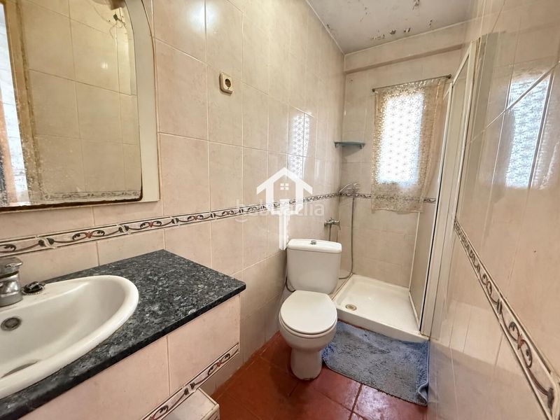 Foto a3166469-455c-4e8f-8601-f3cf0cf77347. Ático  en venta . zona de San Antón. 74m2, 2 habitaciones, patio, trastero y terraza. entrada independiente en Alicante