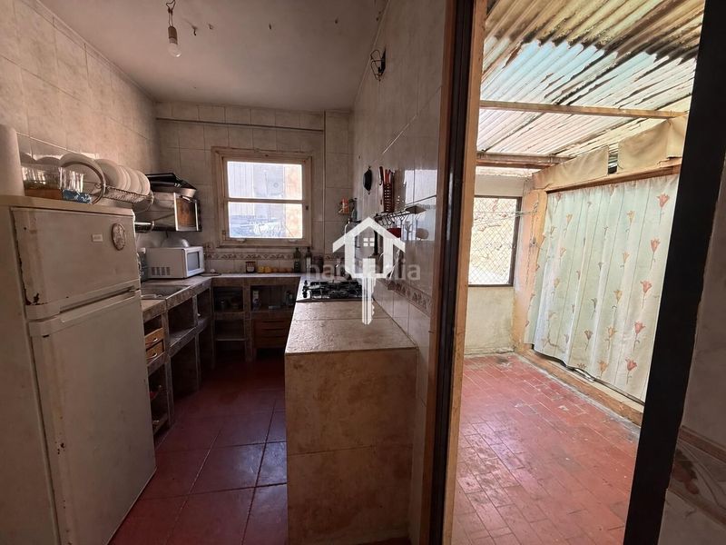 Foto d27215a5-a329-44cc-b1a2-f916f6644ba1. Ático  en venta . zona de San Antón. 74m2, 2 habitaciones, patio, trastero y terraza. entrada independiente en Alicante