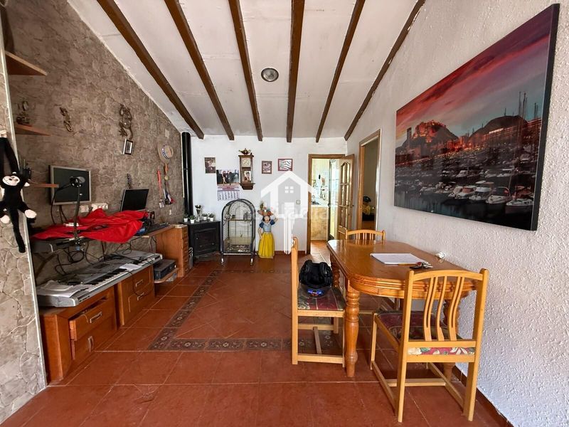 Foto dbd7e51d-f5ce-4746-a5bf-1ad53aed0788. Ático  en venta . zona de San Antón. 74m2, 2 habitaciones, patio, trastero y terraza. entrada independiente en Alicante