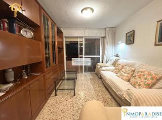 Flat in Carolinas Altas. Piso 102 m 4 habitaciones, terraza, galería y ascensor en zona p