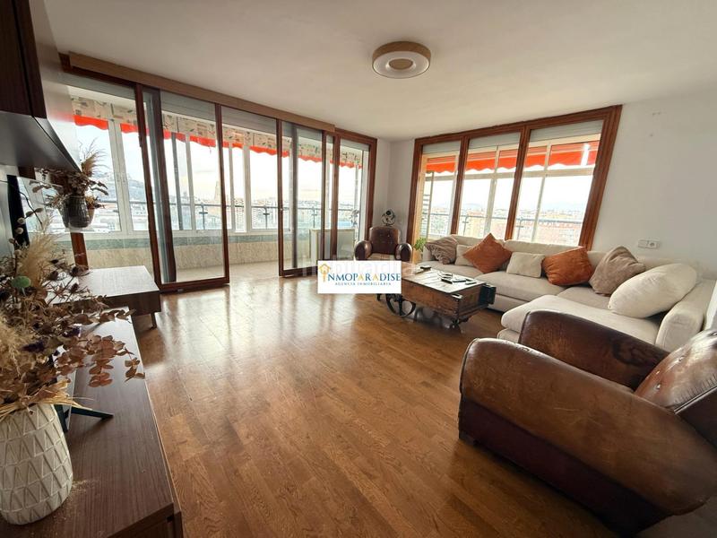 Foto 8a2bf3b3-1366-49c9-98f7-e26249f8b77b. Piso  en exlusiva en urbanizacion y con vistas al castillo en Alicante