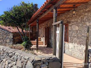 Masia  Los lomillos del sequero. Casa rústica en  los lomillos del sequero