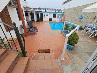 Casa  Meson. Dos casas independientes con piscina, jacuzzi y amplias zonas ex