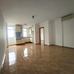 Apartament  Juan ramón jiménez. Luminoso piso de 3 dormitorios en vecindario