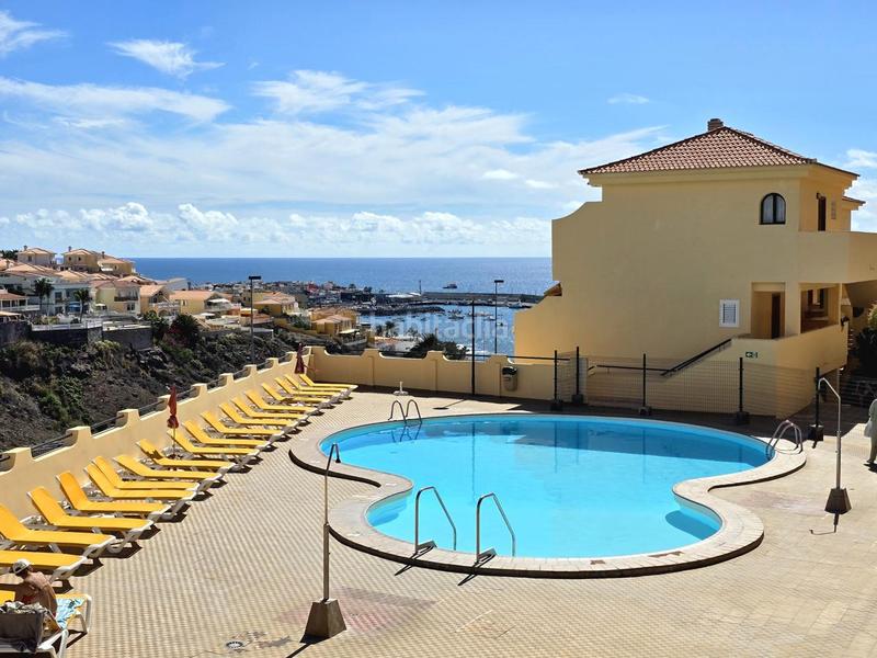 Foto 8726e8a0-ce84-4238-a3de-7a7f69264cd2. Alquiler piso  con vista al mar y al puerto de aArguineguín en Mogán