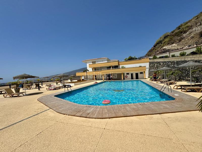 Foto ccb59ef1-17fa-42d6-b7fc-93c4dd2f0dce. Alquiler ático piso en costa con hermosas vistas en Adeje