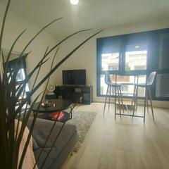 Location Studio  Albareda. Estudio en la isleta