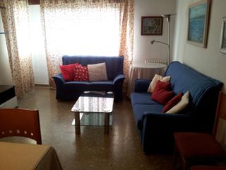 Rent Flat in Paseo del violón 15. Piso céntrico con pequeña terraza con vistas, calefacción centra